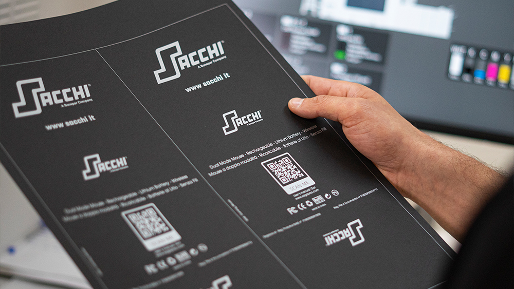 Macchina da stampa Xerox Iridesse nel reparto produttivo a Balerna